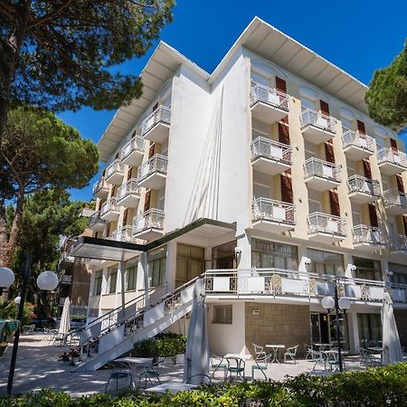Hotel Happy Milano Marittima Exterior photo